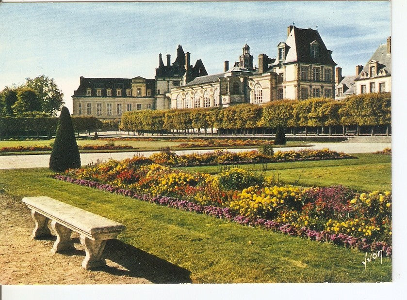 Postal 034368 : Château de Fontainebleau (Seine-et-Marne). The Park and the Castle