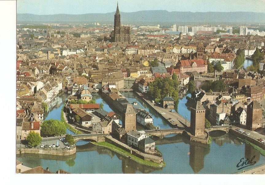 Postal 034395 : Au Pays des Cigognes Strasbourg (Bas-Rhin) - LIll et les Ponts Couverts. Vue aerienne Pilote et operateur R. Henrard
