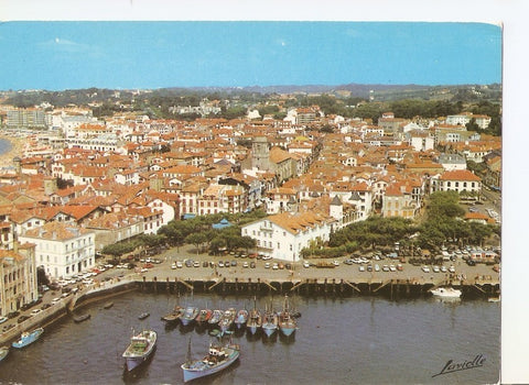 Postal 034505 : St-Jean-de-Luz. Le port et la Maison de linfante
