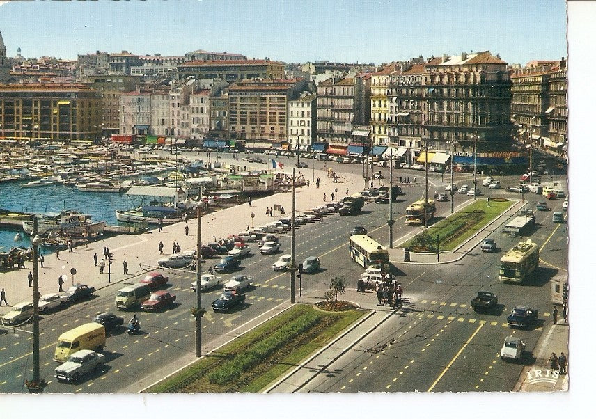 Postal 034506 : reflets de Provence. Marseille. Un coin du Vieux Port et le quai des Belges