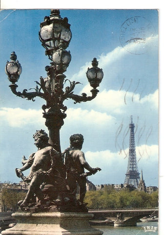 Postal 034512 : Paris. Perspective sur la Tour Eiffel depuis le Pont Alexandre III