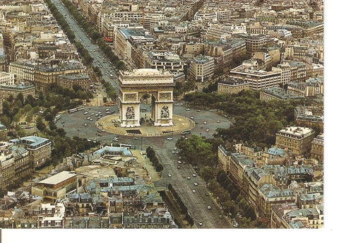 Postal 034525 : Paris. La place de lEtoile devenue place Charles-de-Gaulle et lArc de Triomphe