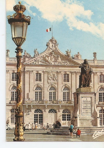 Postal 034533 : Nancy (Meurthe-et-Moselle) Place Stanislas: lhotel de ville orne dun fronton aux armoiries de Stanislas