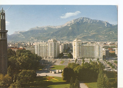 Postal 034589 : Grenoble. Tour de lExposition. Parc et Place Paul Mistral