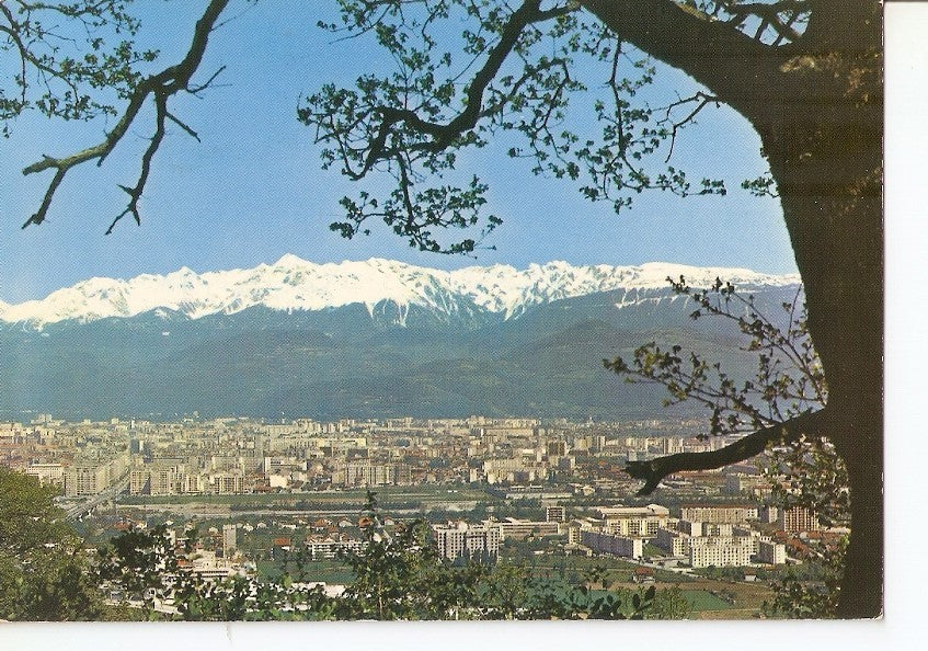 Postal 034590 : Grenoble. Vue generale et la chaine de Belledonne