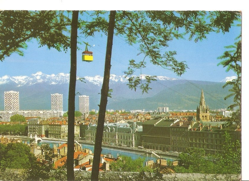 Postal 034592 : Grenoble. Quais de Isere Telepherique de la Bastille et chaine de Belledonne