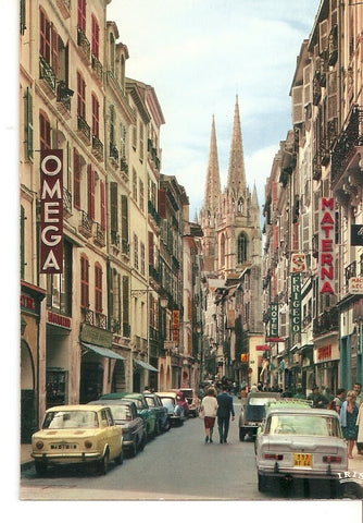 Postal 034593 : Bayonne (B.-Pyr.) Rue Port Neuf et la Cathedrale