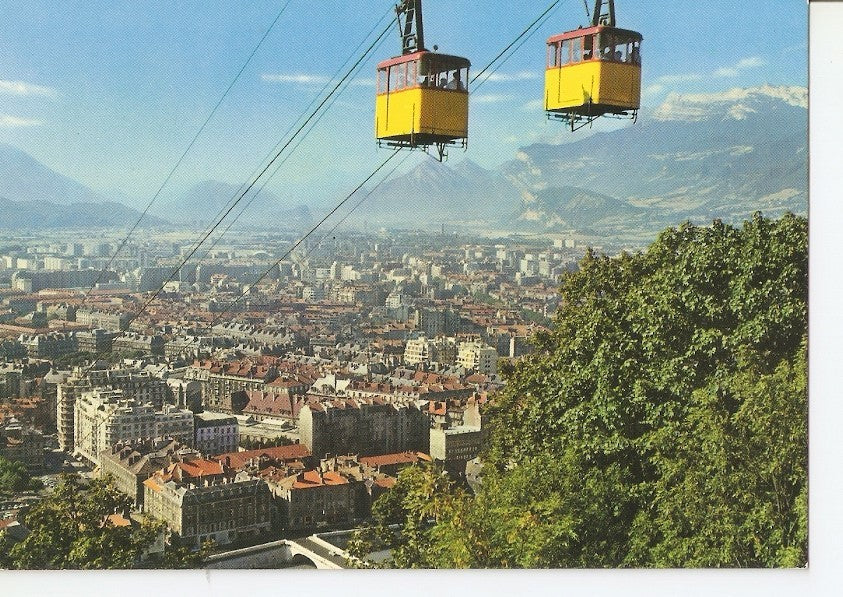 Postal 034671 : Grenoble. Telepherique de la Bastille. Croisement des deux bennes