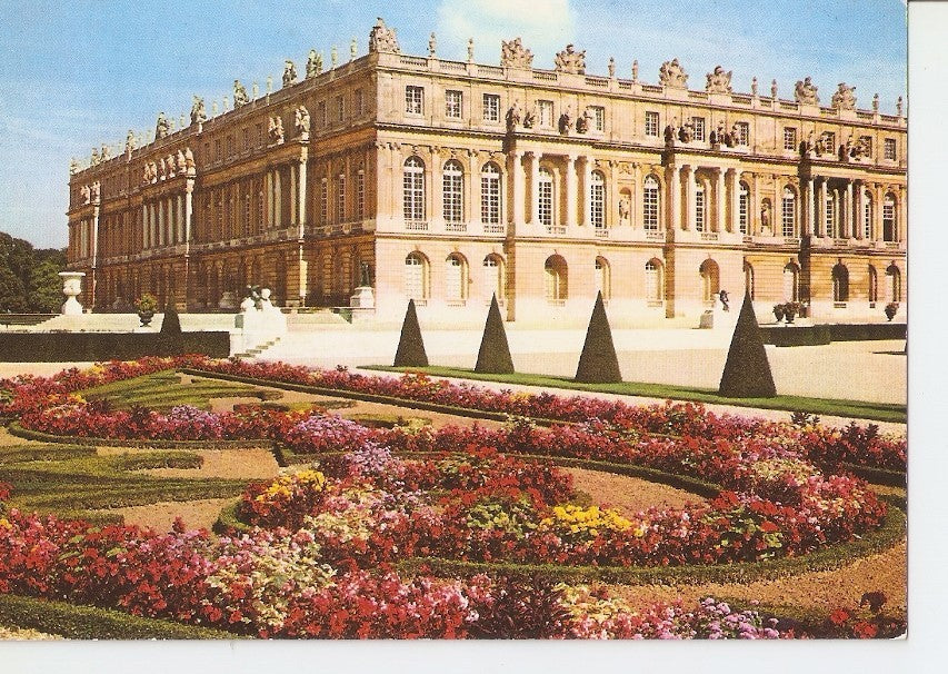 Postal 034686 : Versailles. The Castle the Flower-beds (South)