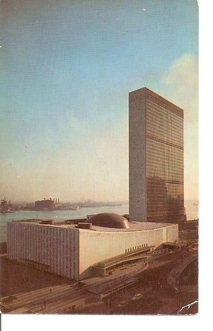 Postal 034761 : United Nations Building New York City Looking southeast from elevation