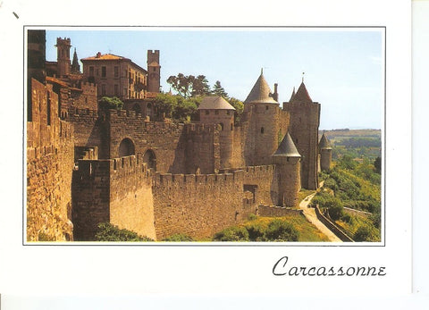 Postal 034932 : La Cite de Carcassonne (Aude). La Porte dAude et ses remparts