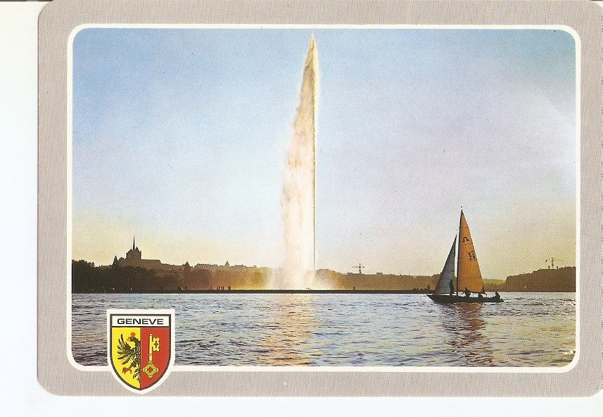 Postal 035089 : Geneve. Conntre-jour dans la Rade