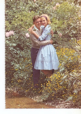 Postal 035365 : Pareja sonriendo