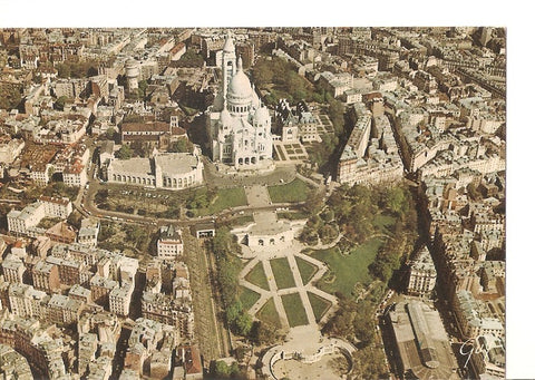 Postal 035433 : En Survolant Paris. La Butte Montmartre