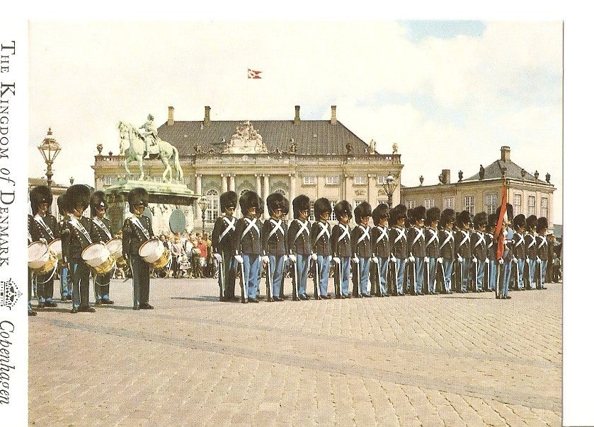 Postal 035576 : The Royal Guard in blue dress Copenhagen
