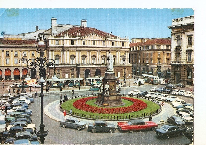 Postal 035611 : Milano. Plazza della Scala