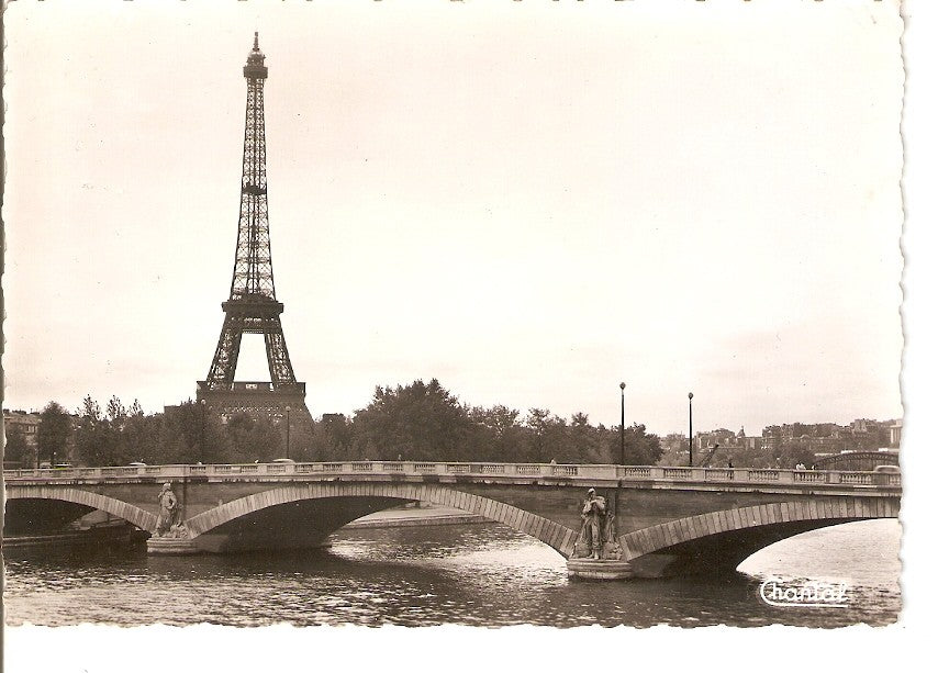 Postal 035753 : Paris. La Tour Eiffel et le Pont de lAlma