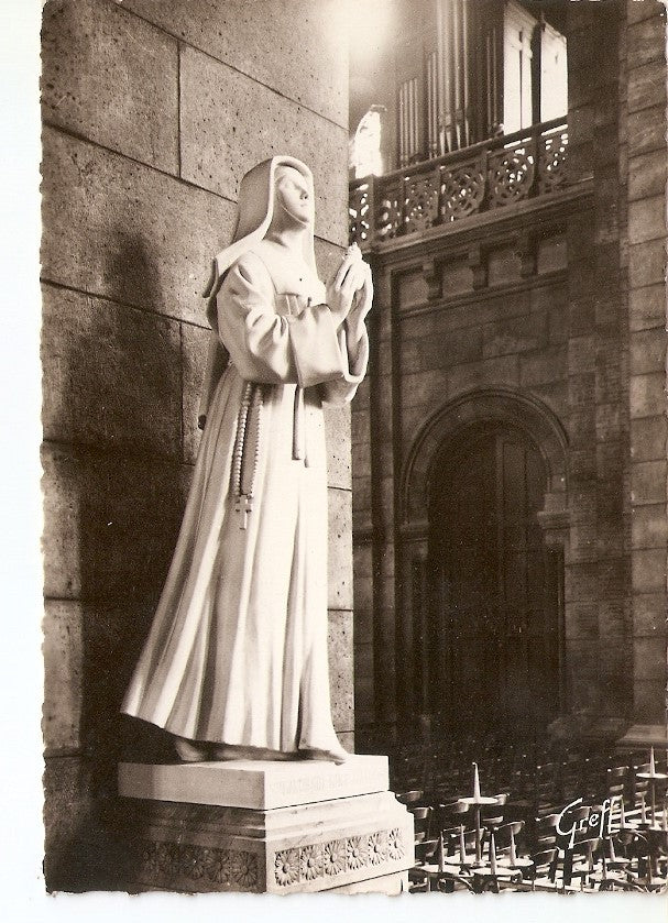 Postal 035771 : Paris. Basilique du Sacre-Coeur de Mantmartre. Statue de Ste-Marguerite-Marie (Maxime Real Sarthe sculpt.)