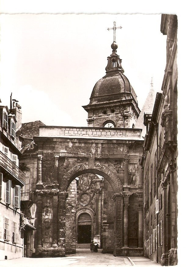 Postal 035774 : Besançon (Doubs). La Porte Norte et la Cathedrale Saint-Jean