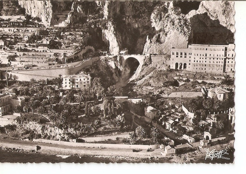 Postal 035785 : En Cote dAzur. Menton. Frontiere Franco-Italienne le Pont Saint-Louis