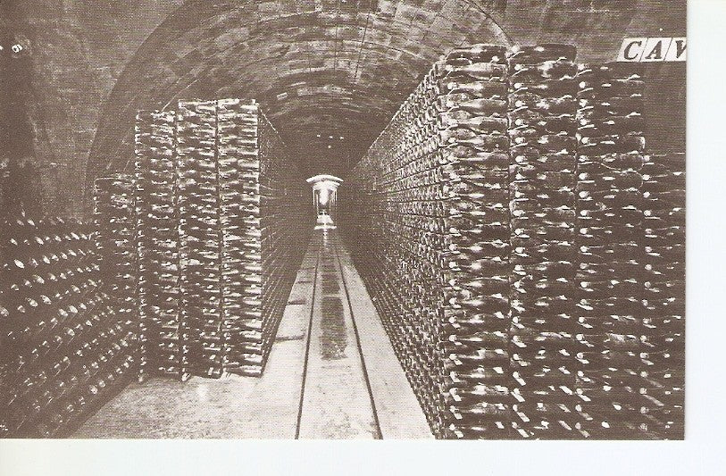 Postal 035810 : Casa Codorniu - San sadurni de Noya (España). Botellas en cava