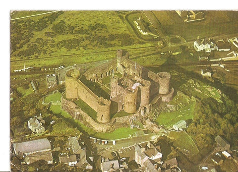 Postal 035857 : Harlech Castle Merioneth. Air view