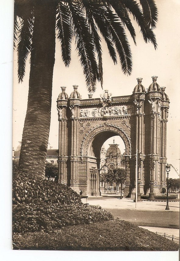 Postal 035883 : Barcelona. Arco de Triunfo