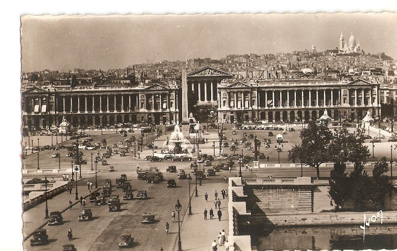 Postal 035922 : Paris en Flanant. Vue generale de la Place de la Concorde