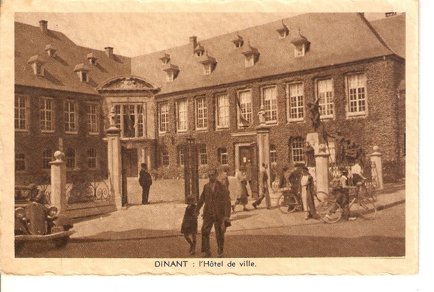 Postal 035982 : Dinant: lHotel de ville