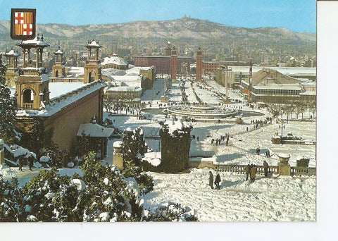 Postal 036108 : Barcelona. Nevada. Fuente Monumental de Montjuich au fon la Cite