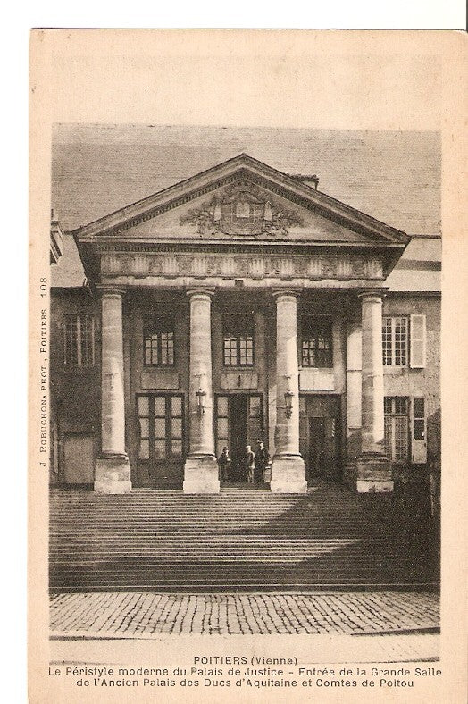 Postal 036207 : Poitiers (Vienne). Le Peristyle moderne du Palais de Justice
