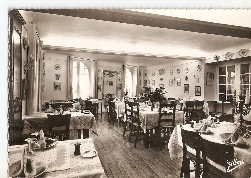 Postal 036229 : Hotel Central. Restaurant Motillon. Chaunay (Vienne). Salle a Manger