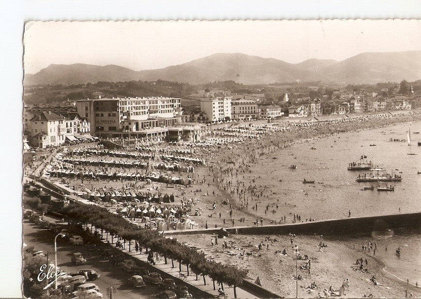 Postal 036270 : St. Jean de Luz (Basses Pyrenees). Vue Generale de la Plage
