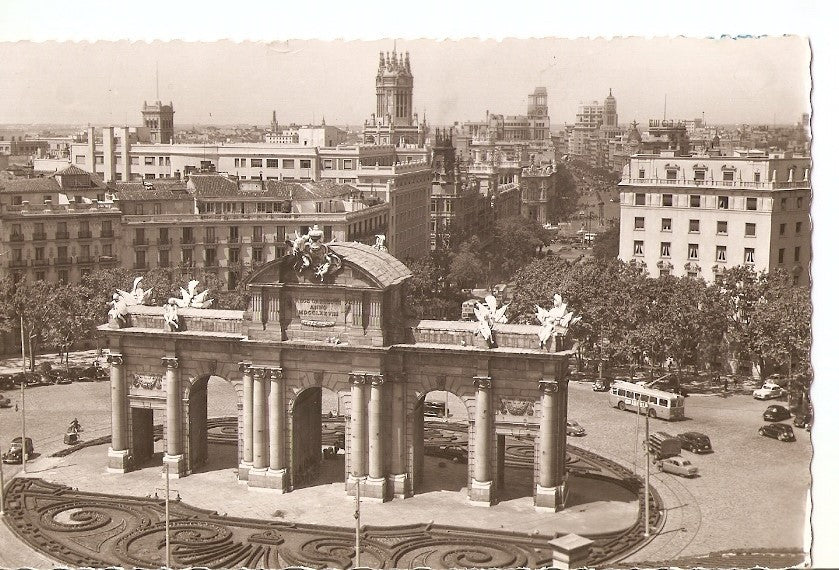 Postal 036340 : Madrid. Panoramica de la Puerta de Alcala
