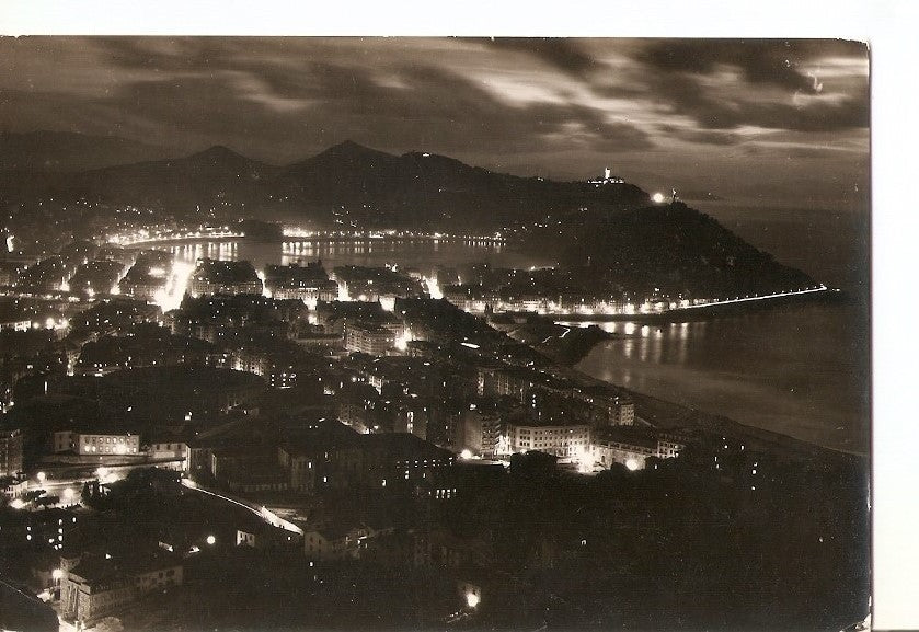 Postal 036513 : San Sebastian. Vista parcial: bello efecto nocturno