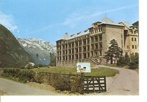 Postal 036594 : Alto Aragon (Huesca). Bielsa - Valle de Pineta. Colonia P. Turull al fondo Monte Perdido