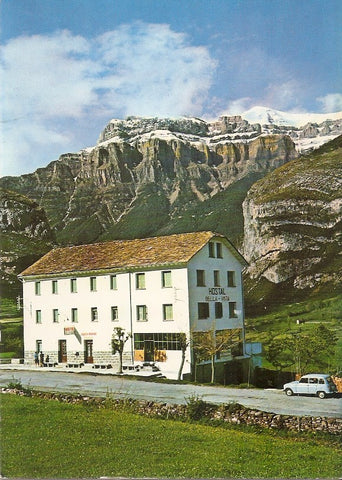 Postal 036690 : Torla (Huesca). Hostal Bella-Vista. Al fondo Mondarruego