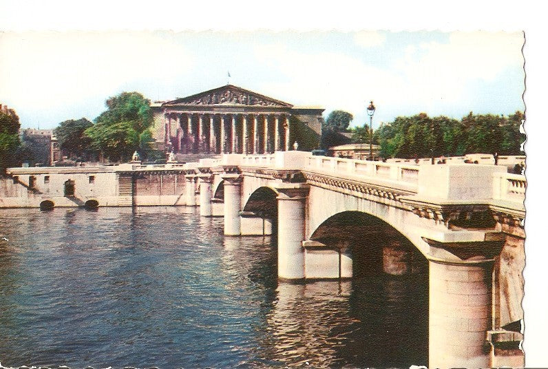 Postal 036756 : Paris. LAssemblee nationale et le Pont de la Concorde