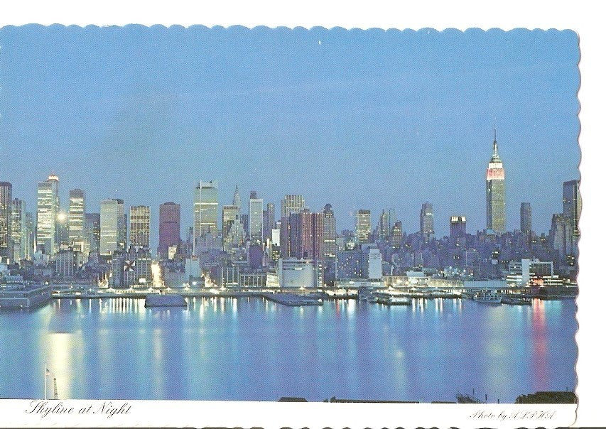 Postal 036792 : Skyline at night. Manhattan