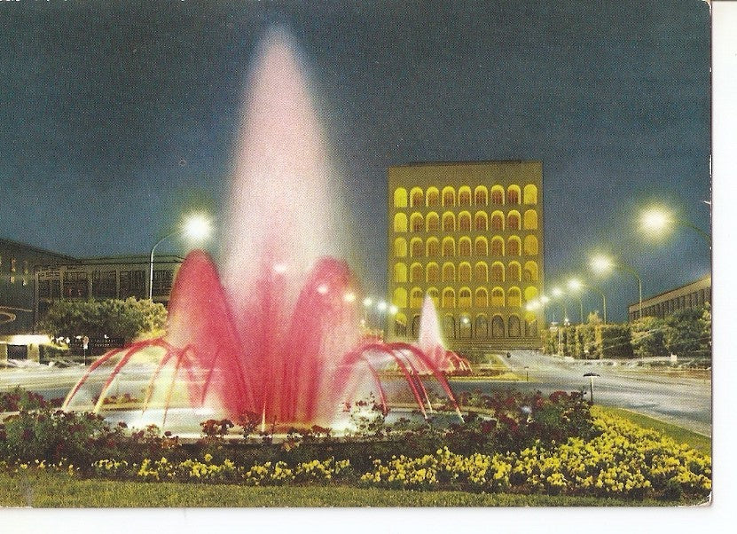 Postal 036811 : Roma. Fontaines de lEUR et Palais de la Civilite - La nuit