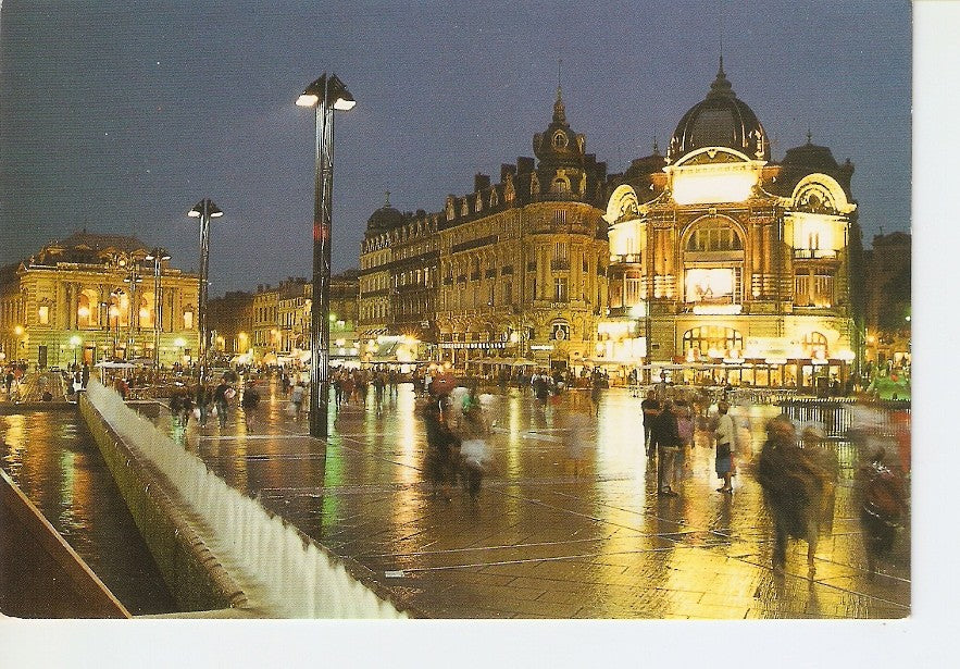 Postal 036824 : Capitale du Languedoc. Montpellier. Place de la Comedie de nuit