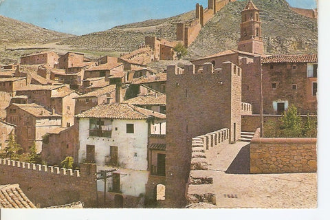 Postal 036968 : Albarracin (Teruel). Panoramica - Detalle de las murallas y castillo (Monumento nacional)