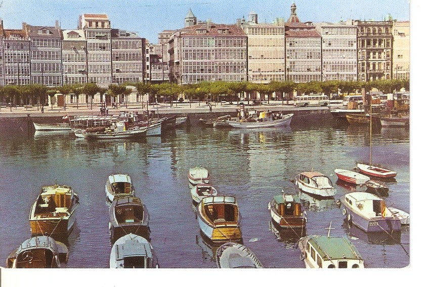 Postal 036977 : La Coruña-. La bassin et les Galeries de la Marine