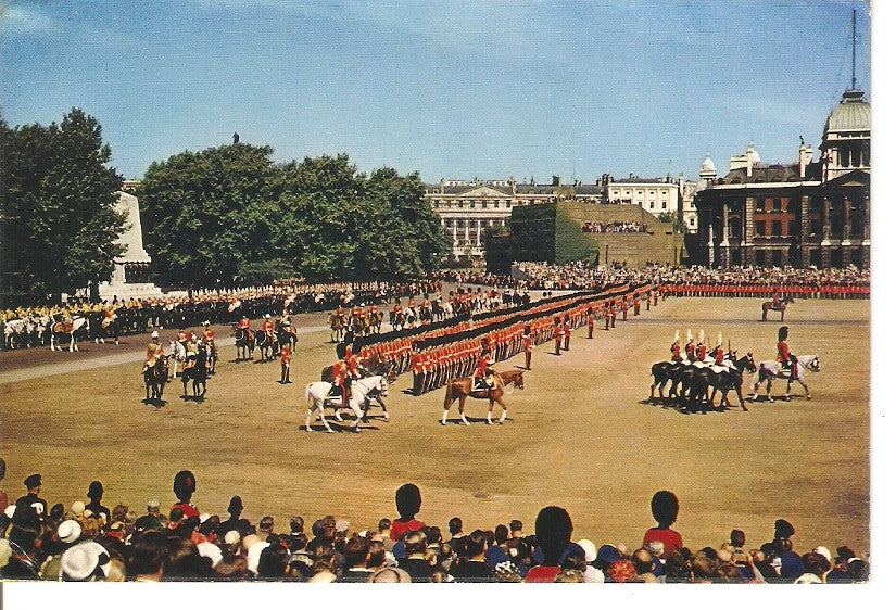 Postal 037127 : London. Trooping the Colour