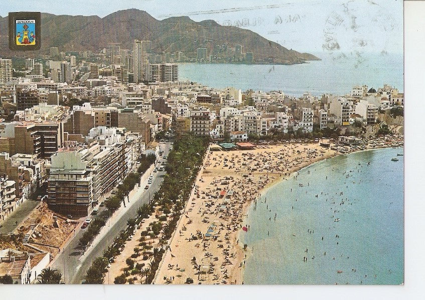 Postal 037156 : Benidorm (Alicante). Playa de Poniente y vista parcial