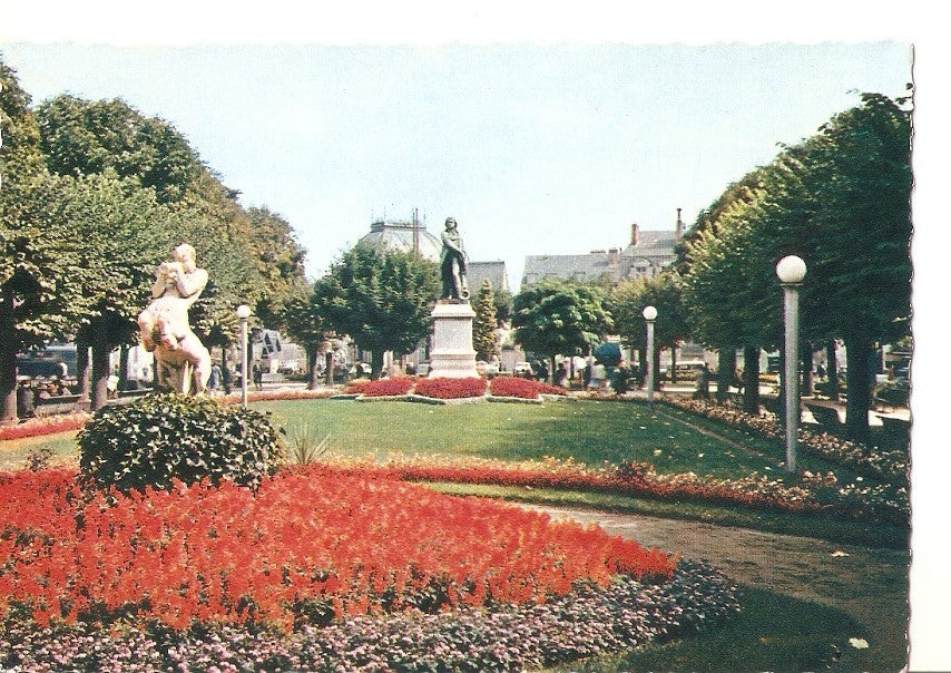 Postal 037209 : Limoges (Haute-Vienne). Le Square et la Statue du Marechal Jourdan