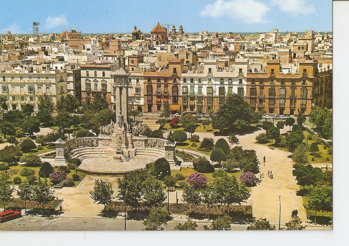 Postal 037644 : Cadiz. Monumento a las Cortes 1812 y Vista general