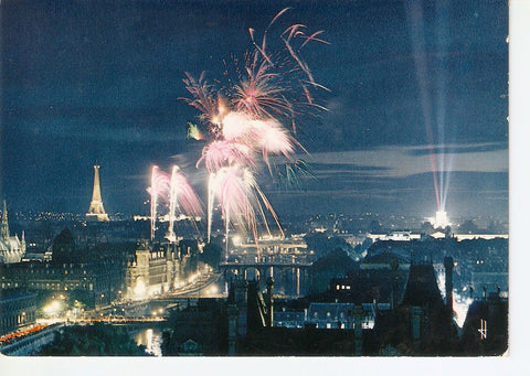 Postal 037657 : Paris Trance. Magie la Nuit. Artifices de Paris