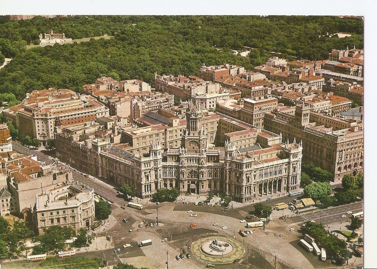 Postal 037691 : Madrid. Vista aerea. La Cibeles y Palacio de Comunicaciones