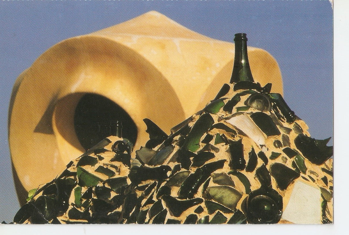 Postal 037912 : Gaudi Barcelona. Casa Mila (La Pedrera). Detall duna xemeneia